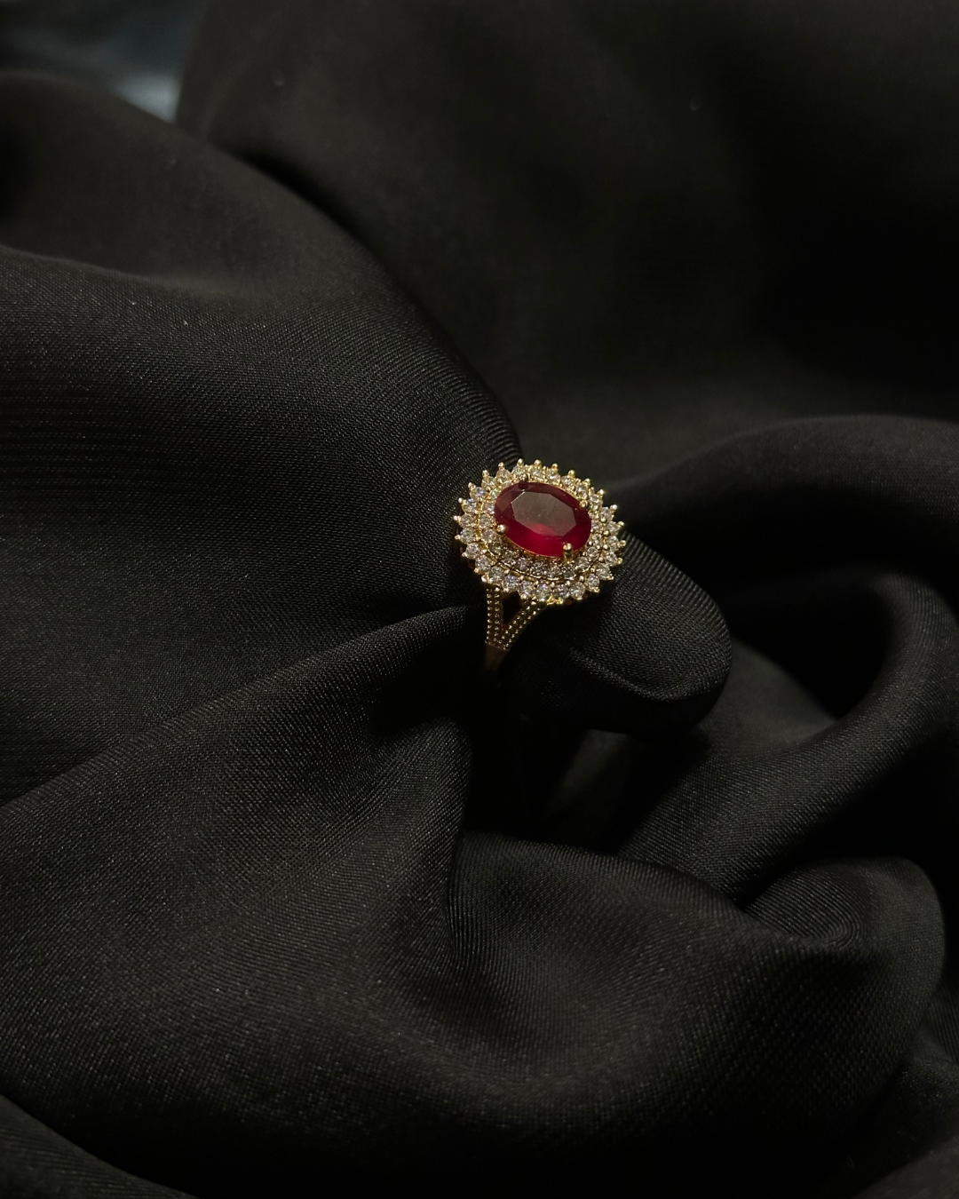 Sapphire Elegant Stone In Golden Disk Stainless Ring