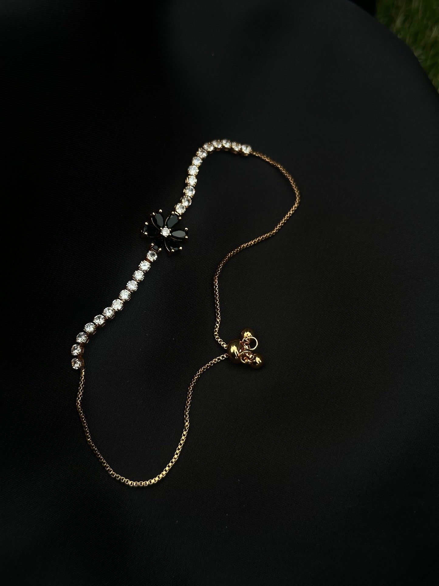 Midnight & blu Bloom Crystal Bracelet – Chain with Black Floral Charm in Stainless Steel